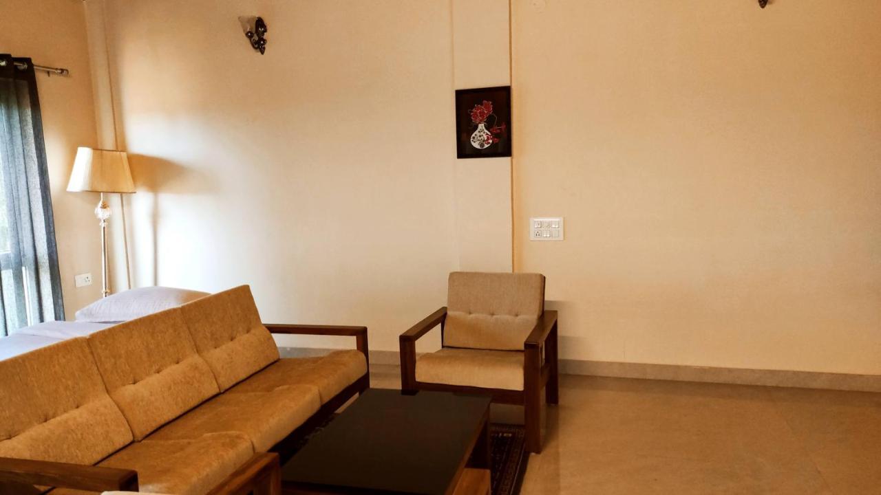 Badami Heritage Resort Luaran gambar