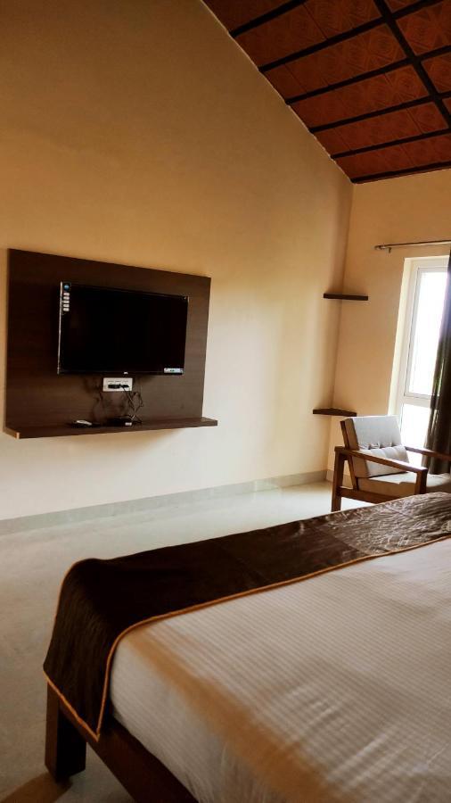 Badami Heritage Resort Luaran gambar
